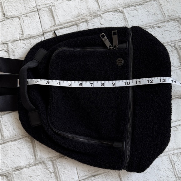 Lululemon Sherpa Backpack - Picture 14 of 16